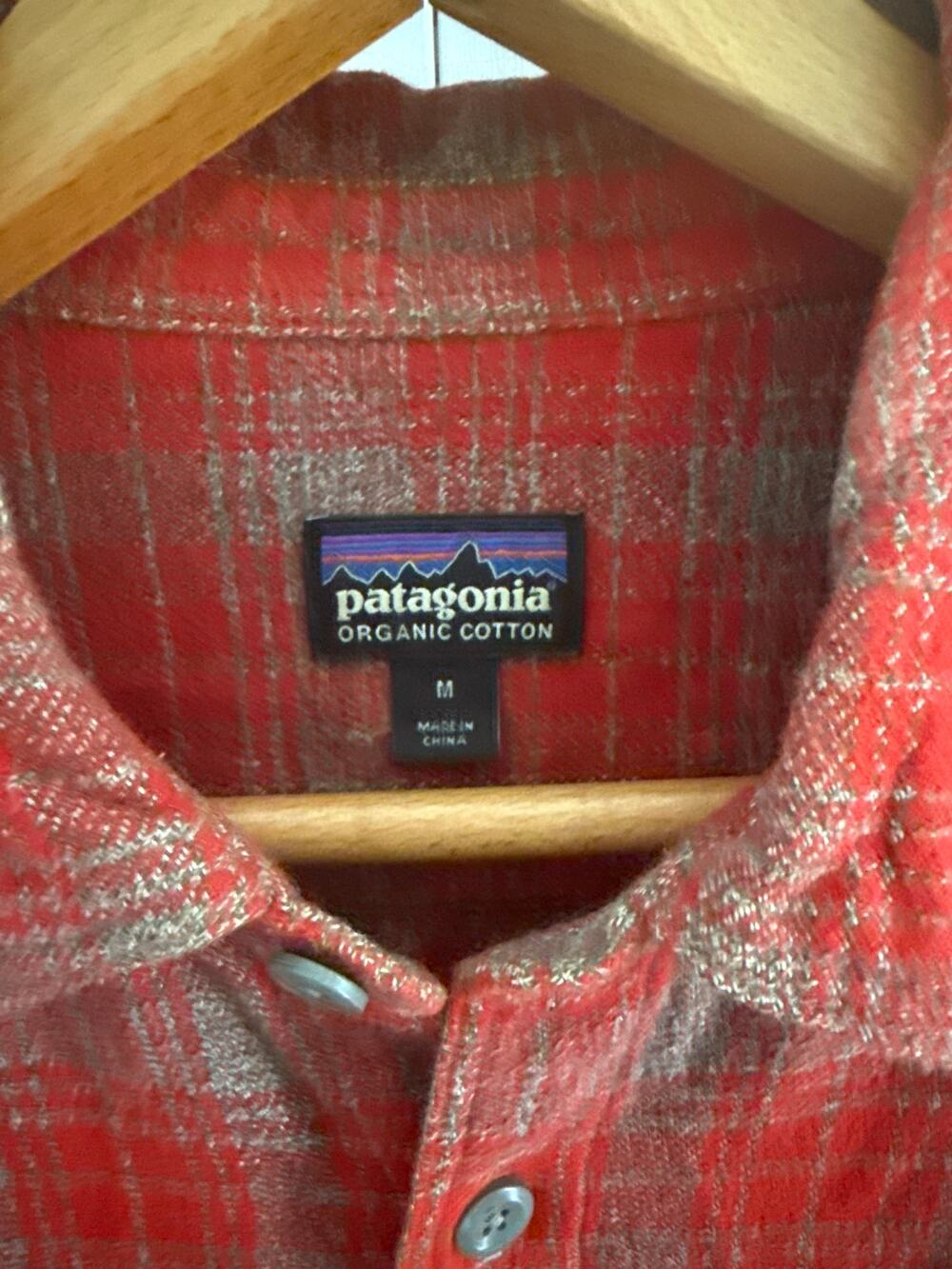 Patagonia Common Threads Partnership Organic Cotton Flannel Red Gray Medium